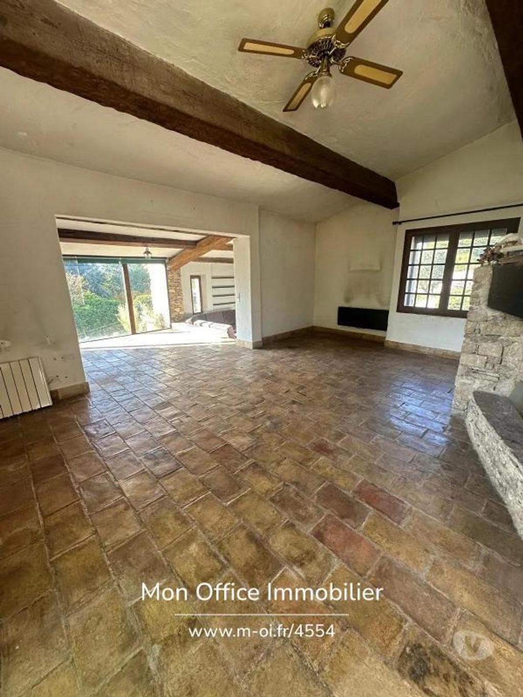 Vente Maison Bouches-du-Rhône St Marc Jaumegarde - 13100 - Photos Vivastreet (4554-AUS.) Référence : 4554-AUS. - Maison à rénover sur...