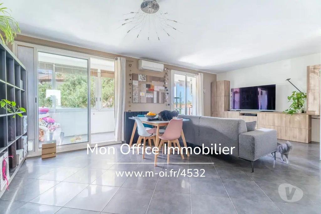 Appartements à vendre Bouches-du-Rhône Marseille - Photos Vivastreet (4532-CLA) Référence : 4532-CLA - Appartement T3 avec...