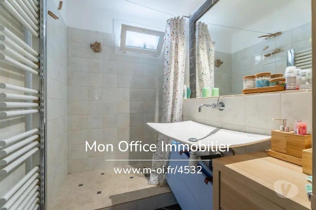 Appartements à vendre Bouches-du-Rhône Marseille - Photos Vivastreet (4532-CLA) Référence : 4532-CLA - Appartement T3 avec...
