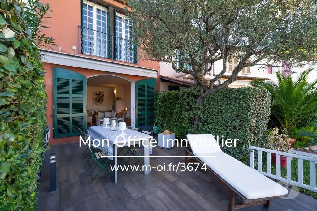 Vente Maison Var Grimaud - 83310 - Photos Vivastreet (4840-SIC.) Référence : 4840-SIC. - Un cocon avec amarrage...