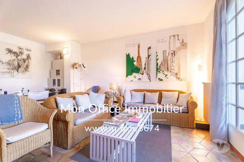 Vente Maison Var Grimaud - 83310 - Photos Vivastreet (4840-SIC.) Référence : 4840-SIC. - Un cocon avec amarrage...