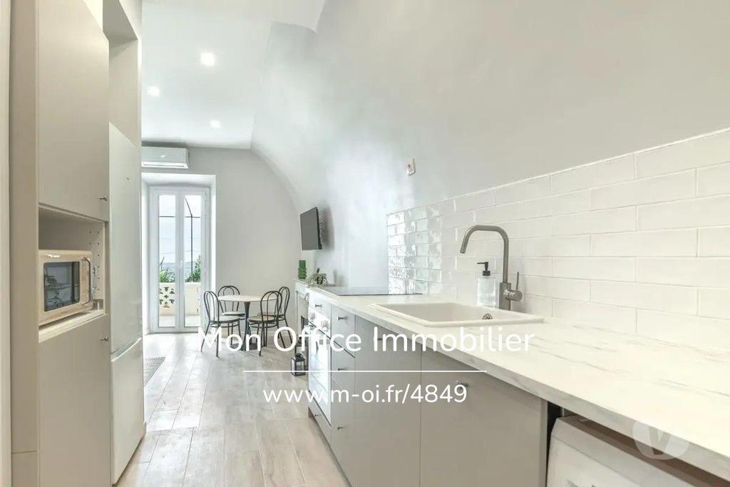Appartements à vendre Alpes-Maritimes Grasse - 06130 - Photos Vivastreet (4849-ACH) Référence : 4849-ACH - Appartement T2 avec...