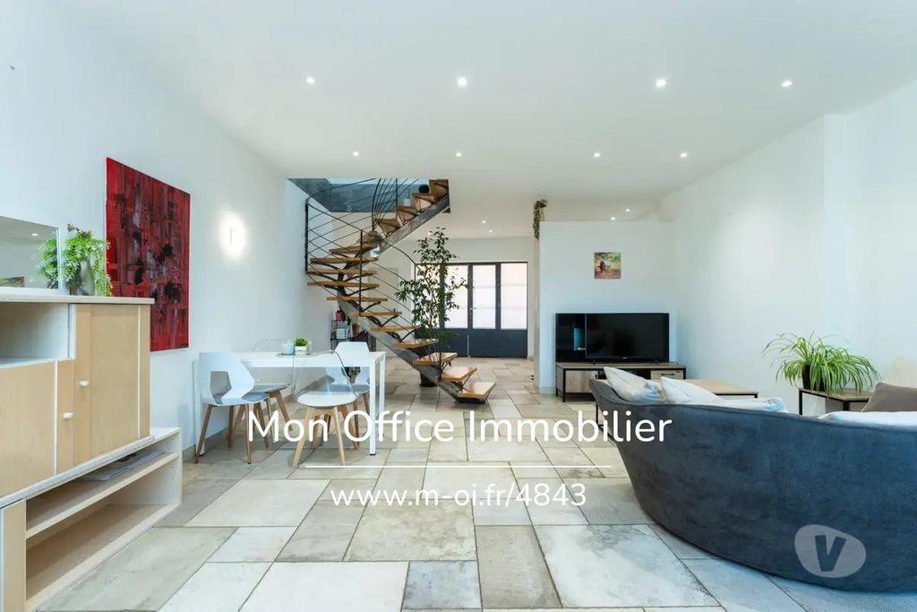 Vente Maison Var Rians - 83560 - Photos Vivastreet (4843-SJO) Référence : 4843-SJO - Maison de ville et...