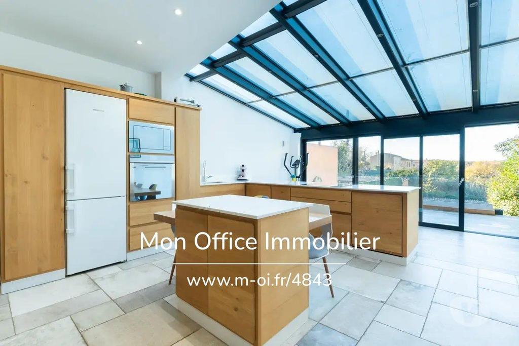 Vente Maison Var Rians - 83560 - Photos Vivastreet (4843-SJO) Référence : 4843-SJO - Maison de ville et...