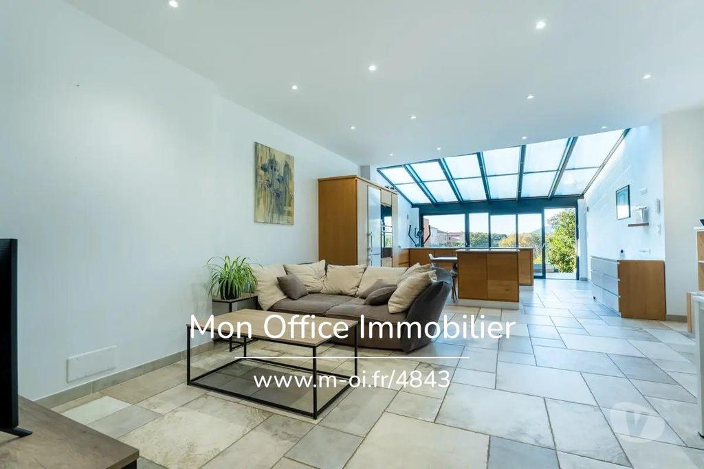 Vente Maison Var Rians - 83560 - Photos Vivastreet (4843-SJO) Référence : 4843-SJO - Maison de ville et...