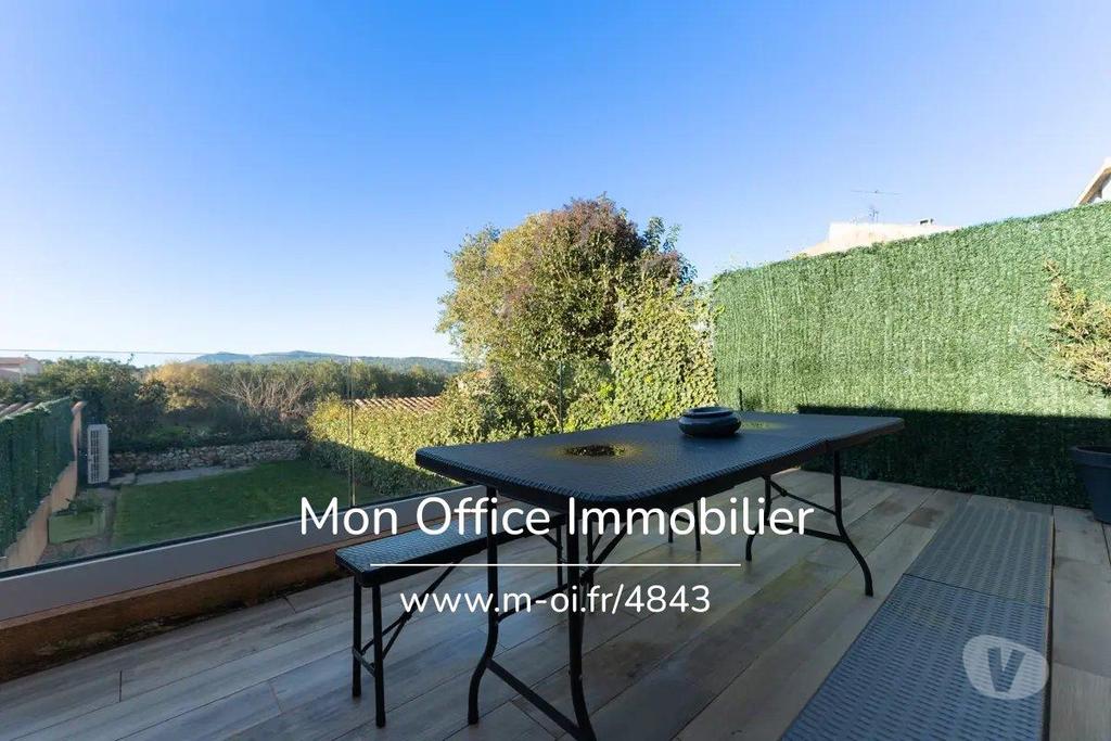 Vente Maison Var Rians - 83560 - Photos Vivastreet (4843-SJO) Référence : 4843-SJO - Maison de ville et...