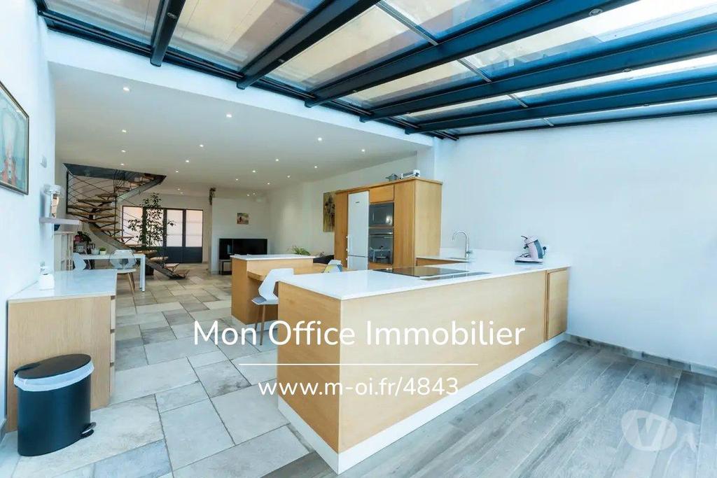 Vente Maison Var Rians - 83560 - Photos Vivastreet (4843-SJO) Référence : 4843-SJO - Maison de ville et...
