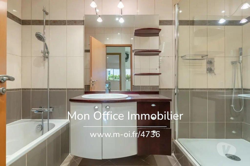 Appartements à vendre Bouches-du-Rhône Marseille - Photos Vivastreet (4736-CLA.) Référence : 4736-CLA. - Appartement 3 pièces avec...