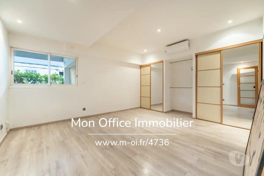 Appartements à vendre Bouches-du-Rhône Marseille - Photos Vivastreet (4736-CLA.) Référence : 4736-CLA. - Appartement 3 pièces avec...