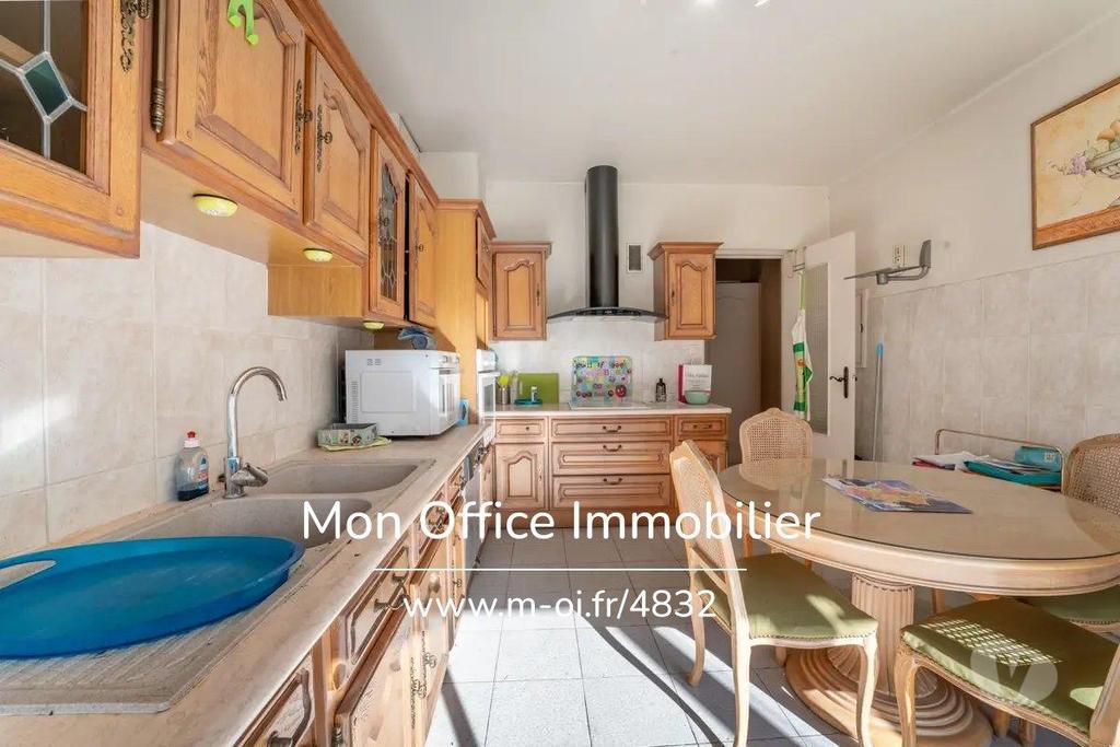 Appartements à vendre Bouches-du-Rhône Marseille - Photos Vivastreet (4832-CRO) Référence : 4832-CRO - Appartement 3 pièces