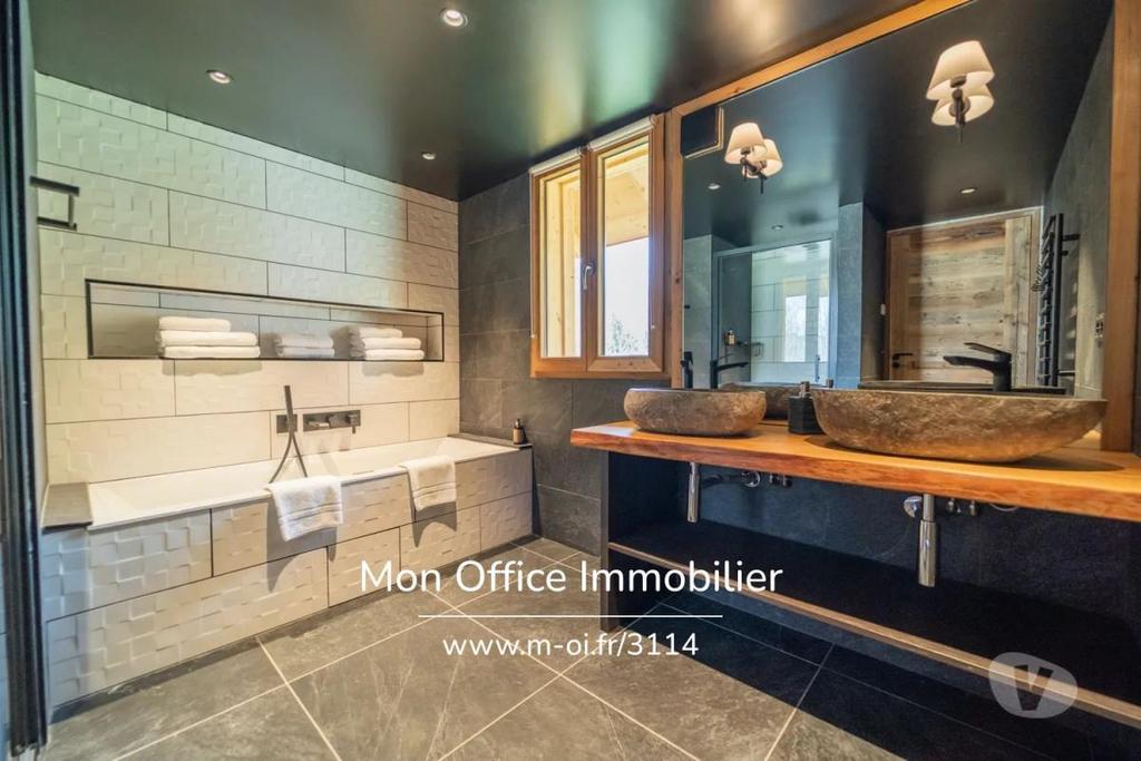 Vente Maison Haute-Savoie Petit Bornand les Glieres - 74130 - Photos Vivastreet (3935-TCA.) Référence : 3935-TCA. - Chalet de haut standing 5...