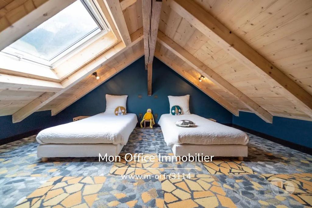 Vente Maison Haute-Savoie Petit Bornand les Glieres - 74130 - Photos Vivastreet (3935-TCA.) Référence : 3935-TCA. - Chalet de haut standing 5...