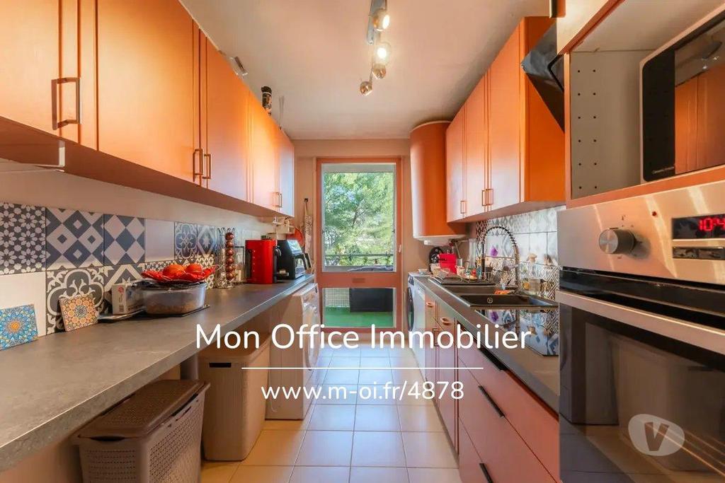 Appartements à vendre Bouches-du-Rhône Marseille - Photos Vivastreet (4878-MCO) Référence : 4878-MCO - Appartement 3 pièces 64 m2...