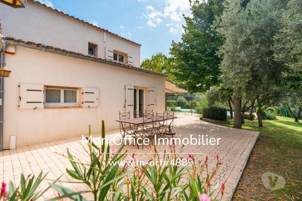 Vente Maison Bouches-du-Rhône Aix en Provence - Photos Vivastreet (4889-NGU) Référence : 4889-NGU - Maison 8 pièces - 201m2 -...