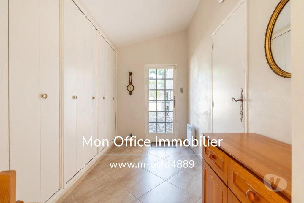 Vente Maison Bouches-du-Rhône Aix en Provence - Photos Vivastreet (4889-NGU) Référence : 4889-NGU - Maison 8 pièces - 201m2 -...
