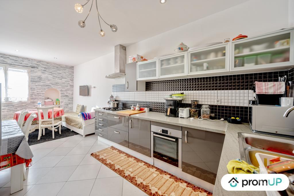 Vente Maison Var Cuers - 83390 - Photos Vivastreet (V6471) Maison de village de 170 m2 à CUERS