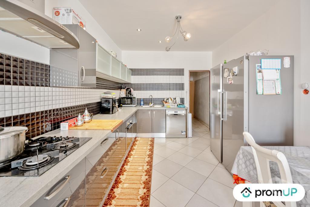 Vente Maison Var Cuers - 83390 - Photos Vivastreet (V6471) Maison de village de 170 m2 à CUERS