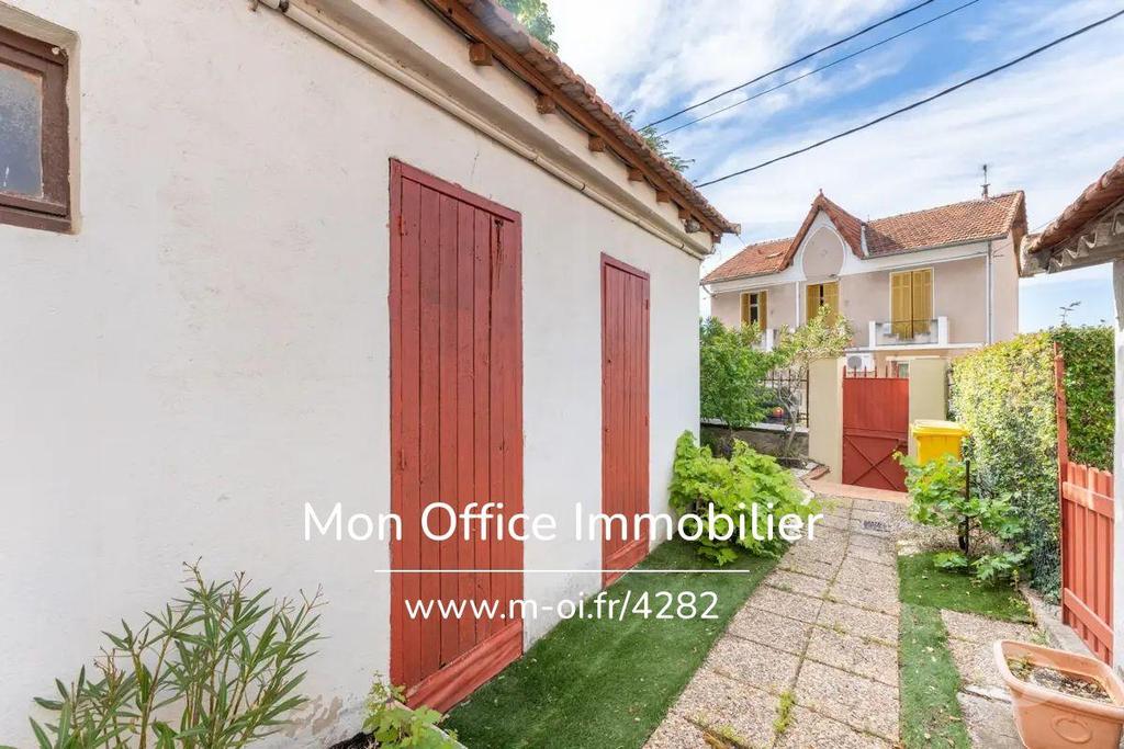 Appartements à vendre Bouches-du-Rhône Marseille - Photos Vivastreet (4705-LLE) Référence : 4705-LLE - Maison 2 pièce(s) à...