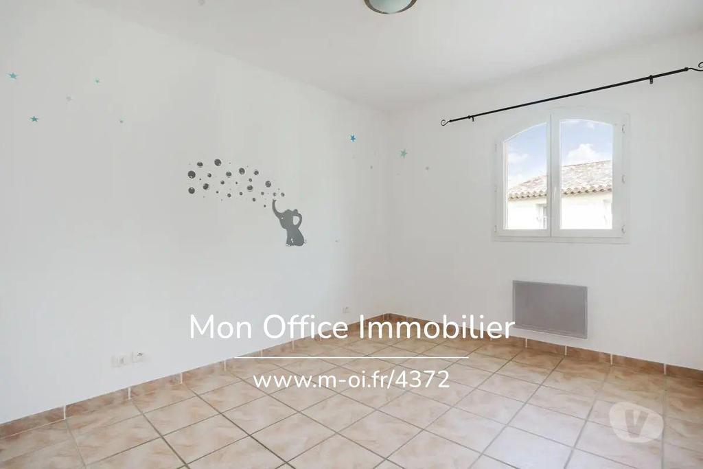 Appartements à vendre Var Rians - 83560 - Photos Vivastreet (4522-SJO) Référence : 4522-SJO - Spacieux duplex 100m2 à...