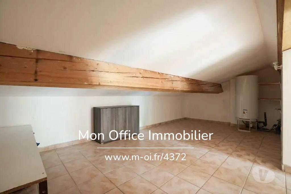 Appartements à vendre Var Rians - 83560 - Photos Vivastreet (4522-SJO) Référence : 4522-SJO - Spacieux duplex 100m2 à...