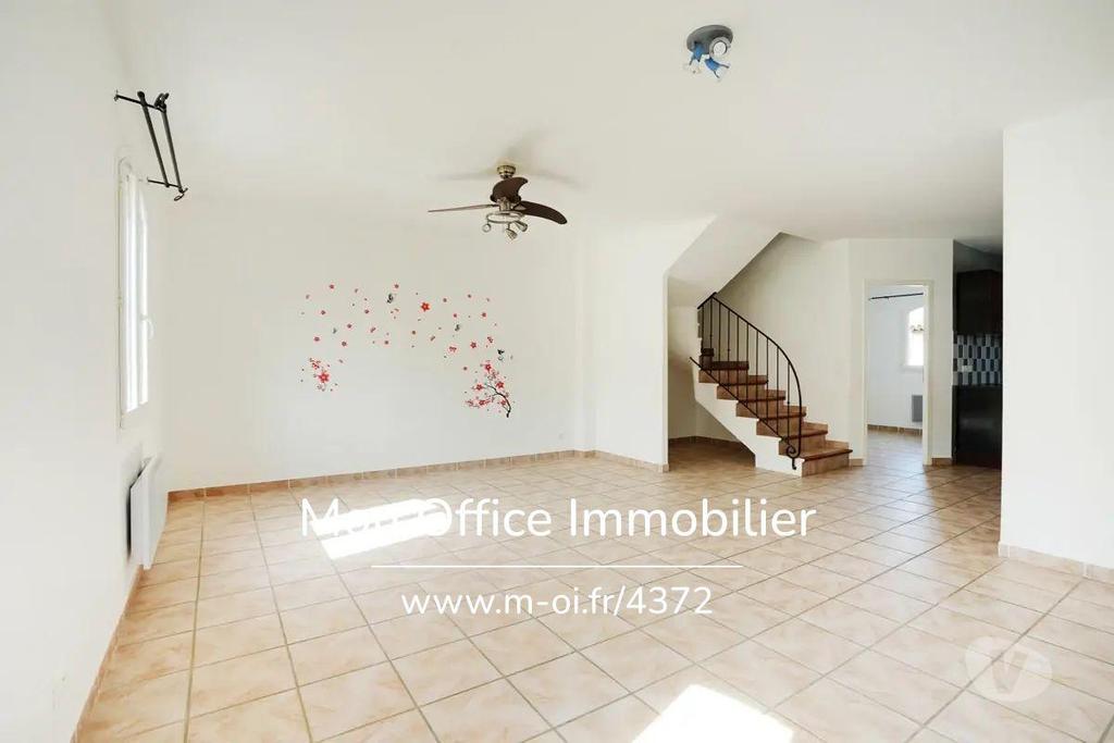 Appartements à vendre Var Rians - 83560 - Photos Vivastreet (4522-SJO) Référence : 4522-SJO - Spacieux duplex 100m2 à...
