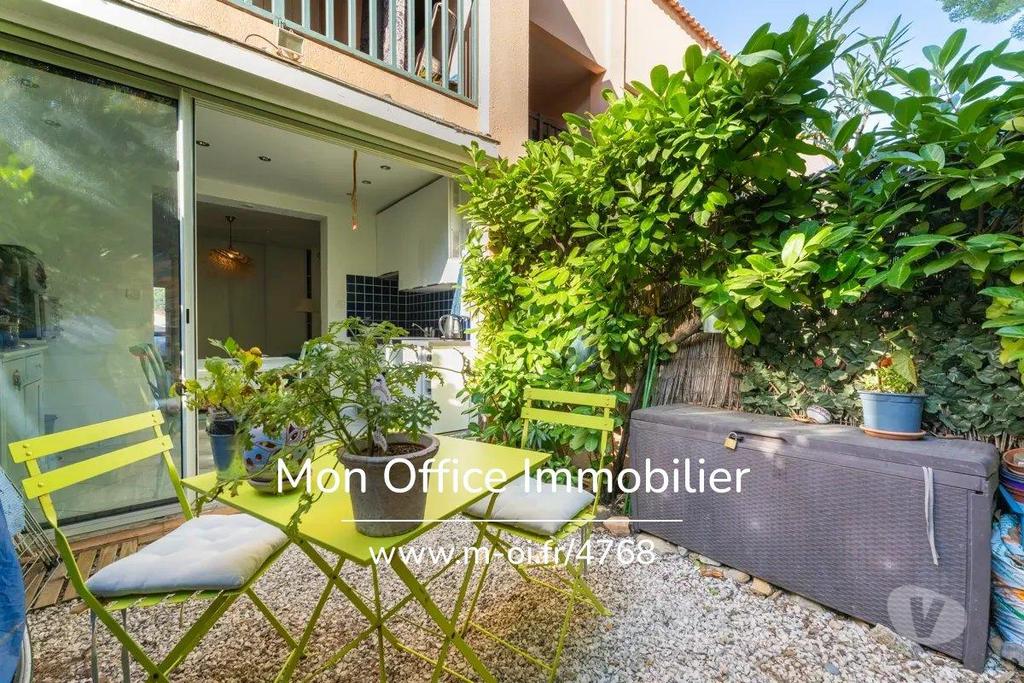 Appartements à vendre Var Sanary sur Mer - 83110 - Photos Vivastreet (4785-MDI.) Référence : 4785-MDI. - Appartement 2 pièces à 6...