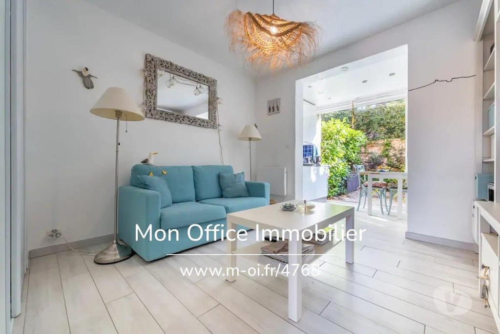 Appartements à vendre Var Sanary sur Mer - 83110 - Photos Vivastreet (4785-MDI.) Référence : 4785-MDI. - Appartement 2 pièces à 6...