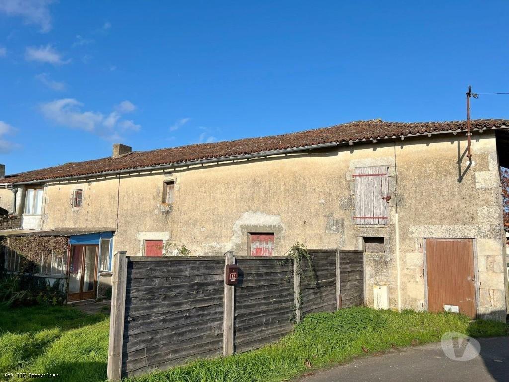 Vente Maison Vienne Civray - 86400 - Photos Vivastreet Ensemble de 2 Maisons avec Terrain et Dépendances