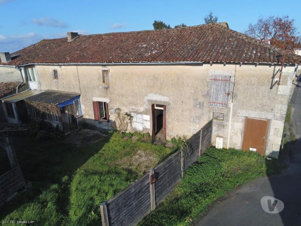 Vente Maison Vienne Civray - 86400 - Photos Vivastreet Ensemble de 2 Maisons avec Terrain et Dépendances