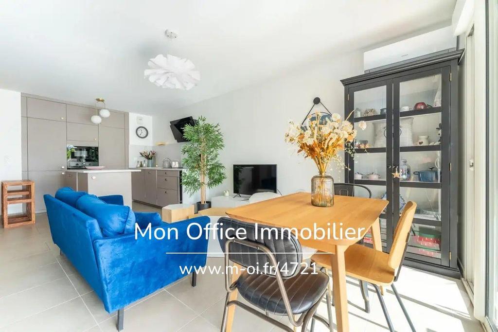 Appartements à vendre Bouches-du-Rhône Plan de Cuques - 13380 - Photos Vivastreet (4721-SCA.) Référence : 4721-SCA. - Appartement 3 pièces