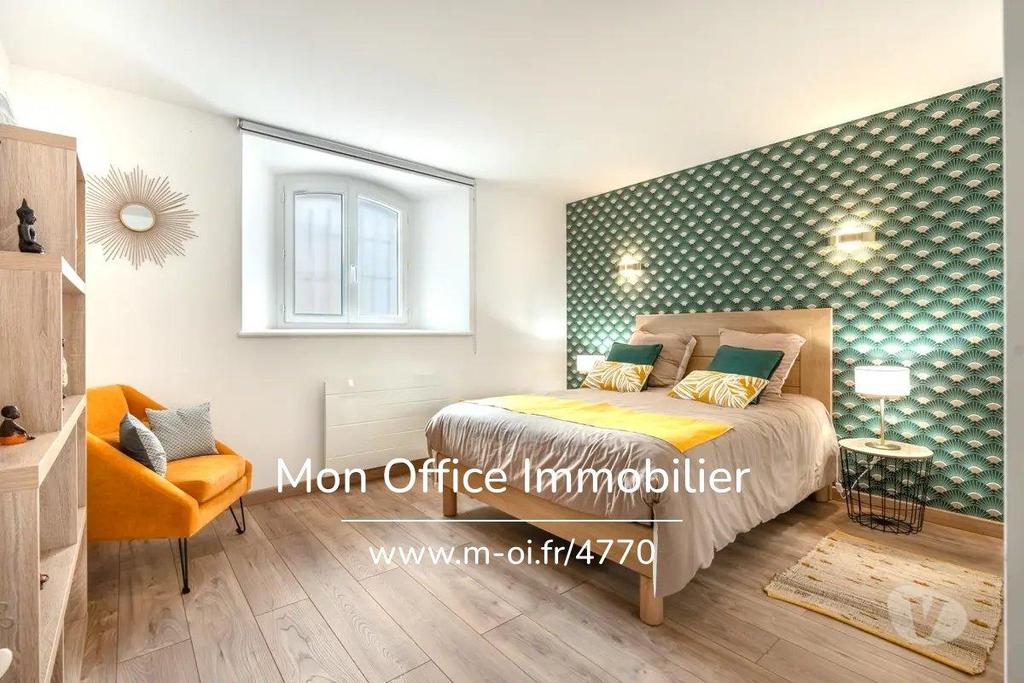 Appartements à vendre Var St Raphael - 83700 - Photos Vivastreet (4770-SIC.) Référence : 4770-SIC. - Très bel appartement...
