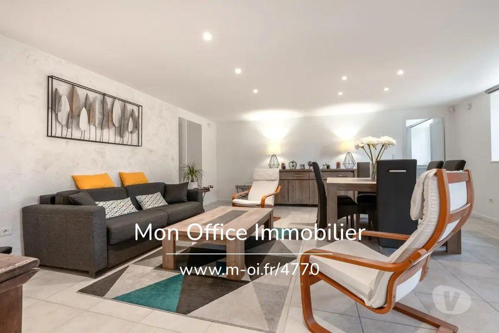 Appartements à vendre Var St Raphael - 83700 - Photos Vivastreet (4770-SIC.) Référence : 4770-SIC. - Très bel appartement...