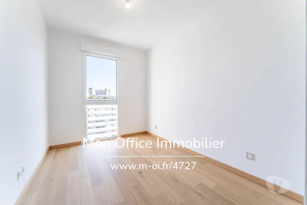 Appartements à vendre Bouches-du-Rhône Marseille - Photos Vivastreet (4727-AMA) Référence : 4727-AMA - Appartement T4 - Terrasse -...