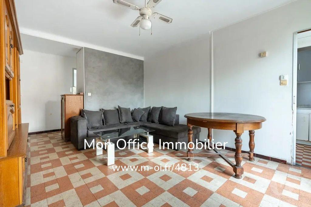 Appartements à vendre Bouches-du-Rhône Marseille - Photos Vivastreet (4813-SCA.) Référence : 4813-SCA. - Appartement 4 pièces...
