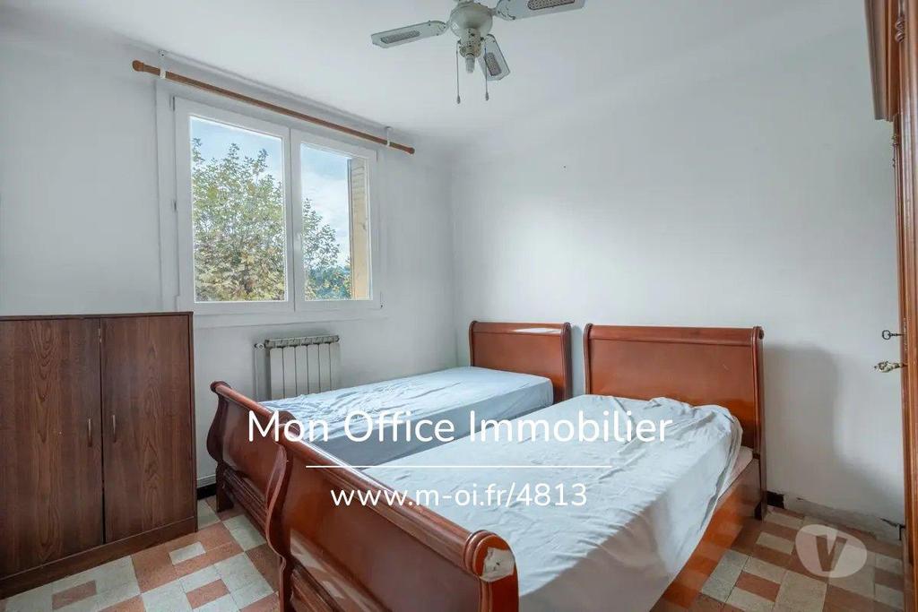 Appartements à vendre Bouches-du-Rhône Marseille - Photos Vivastreet (4813-SCA.) Référence : 4813-SCA. - Appartement 4 pièces...