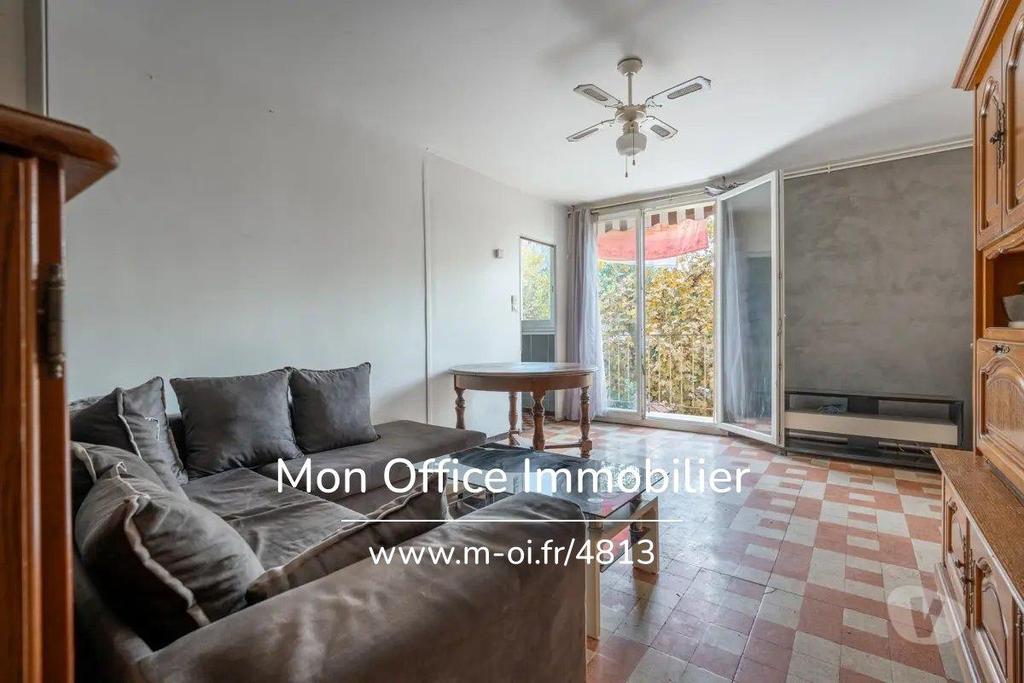 Appartements à vendre Bouches-du-Rhône Marseille - Photos Vivastreet (4813-SCA.) Référence : 4813-SCA. - Appartement 4 pièces...