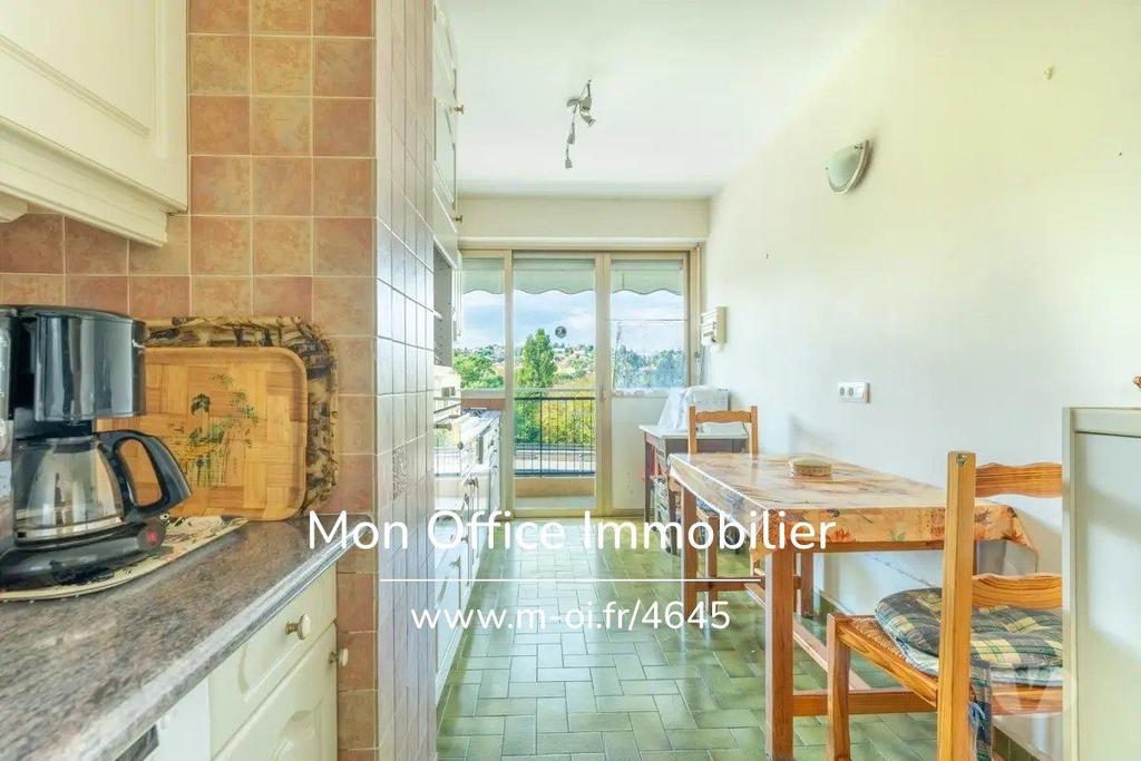 Appartements à vendre Alpes-Maritimes Mandelieu la Napoule - 06210 - Photos Vivastreet (4645-SIC) Référence : 4645-SIC - Appartement d'exception vue...
