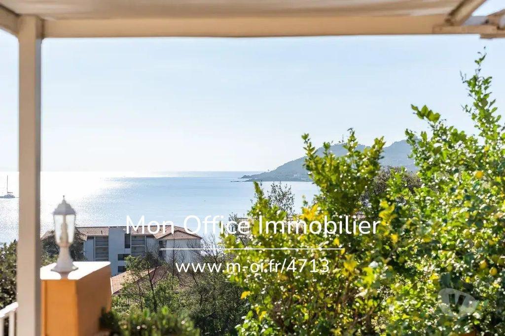 Vente Maison Var St Raphael - 83700 - Photos Vivastreet (4713-SIC) Référence : 4713-SIC - Maison 8 pièces
