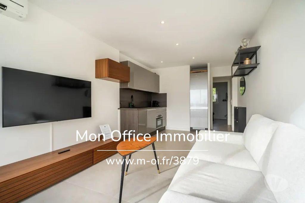 Appartements à vendre Var Ste Maxime - 83120 - Photos Vivastreet (4872-SJO) Référence : 4872-SJO - Appartement Type 2 - 1er et...