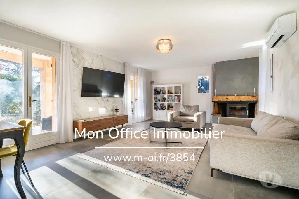 Vente Maison Var St Raphael - 83700 - Photos Vivastreet (3861-SIC) Référence : 3861-SIC - Belle maison rénovée au...