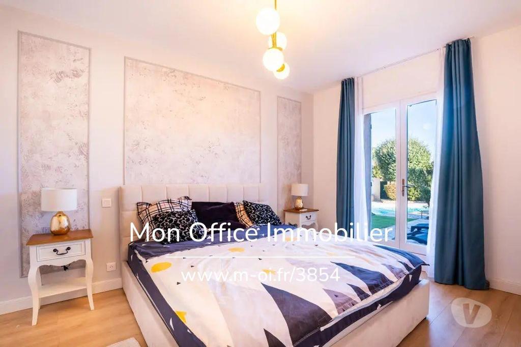 Vente Maison Var St Raphael - 83700 - Photos Vivastreet (3861-SIC) Référence : 3861-SIC - Belle maison rénovée au...
