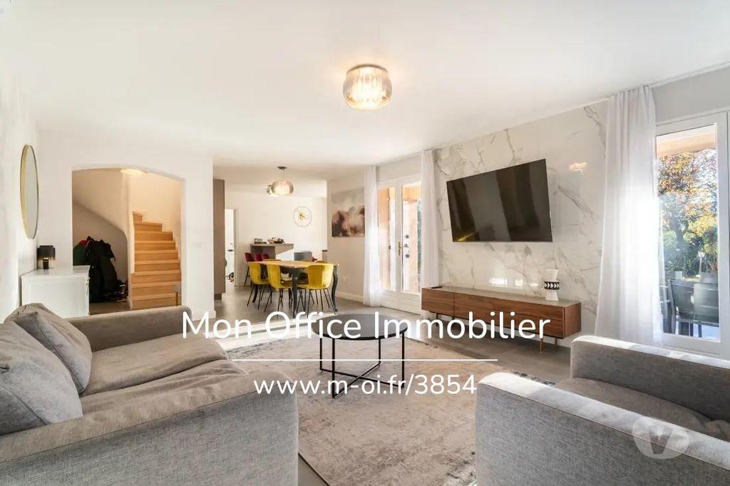 Vente Maison Var St Raphael - 83700 - Photos Vivastreet (3861-SIC) Référence : 3861-SIC - Belle maison rénovée au...