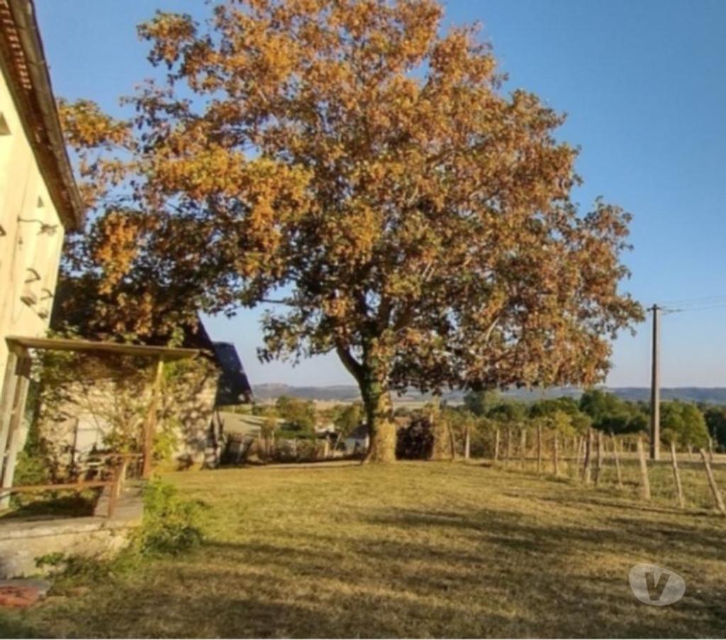 Vente Maison Allier Vicq - 03450 - Photos Vivastreet Propriété sur Vicq 03450 (3000m² avec dépendances)