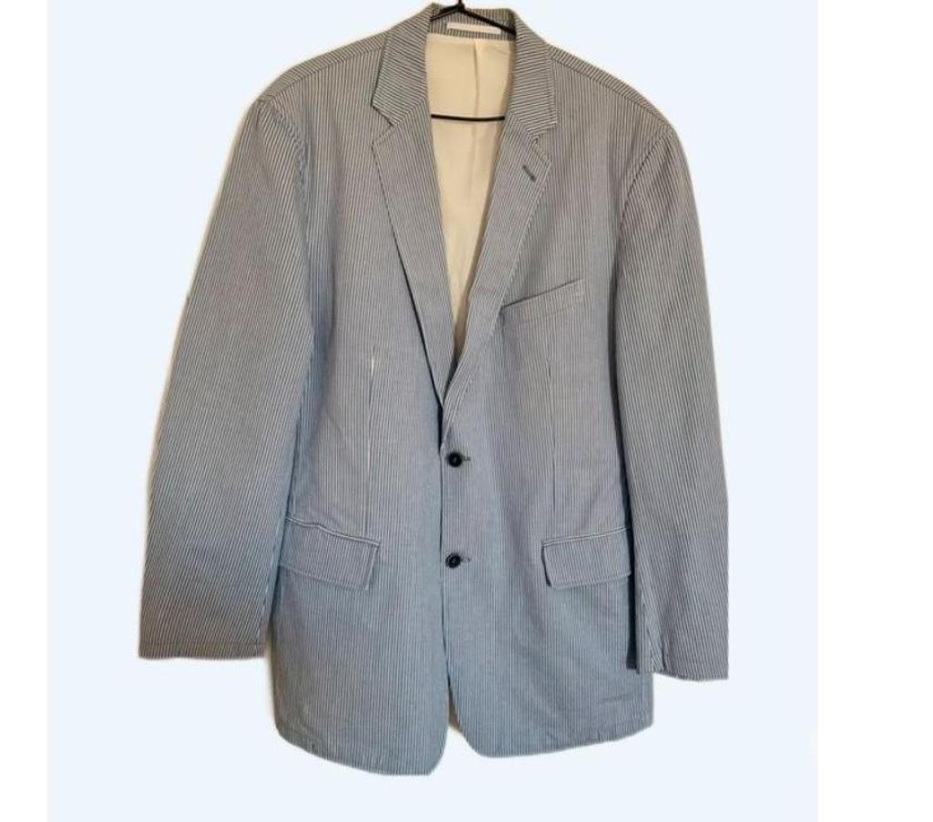 Vêtements occasion Val-de-Marne Villejuif - 94800 - Photos Vivastreet Veste été et mie saison d'occasion de chez M.E.N.S (Homme)