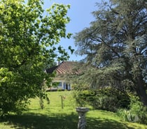 PROPRIETE DE CARACTERE - PISCINE - VUE PANORAMIQUE