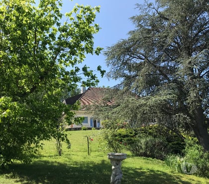 Achat maison Montlucon Allier - Photos Vivastreet PROPRIETE DE CARACTERE - PISCINE - VUE PANORAMIQUE