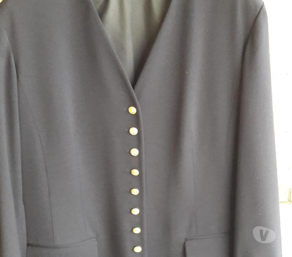 Vêtements occasion Haute-Garonne Castelginest - 31780 - Photos Vivastreet vends blazers noirs marine