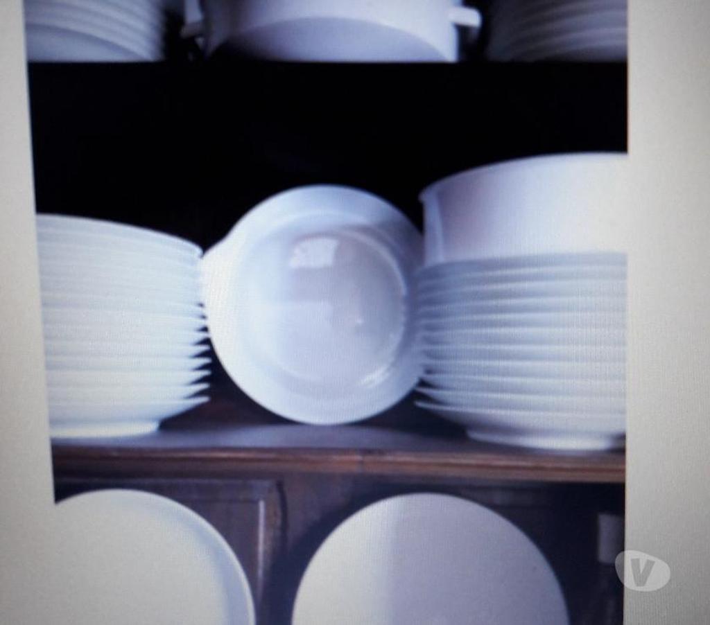 Ameublement & art de la table Haute-Garonne Castelginest - 31780 - Photos Vivastreet vend vaisselle porcelaine de limoge 109 pièces