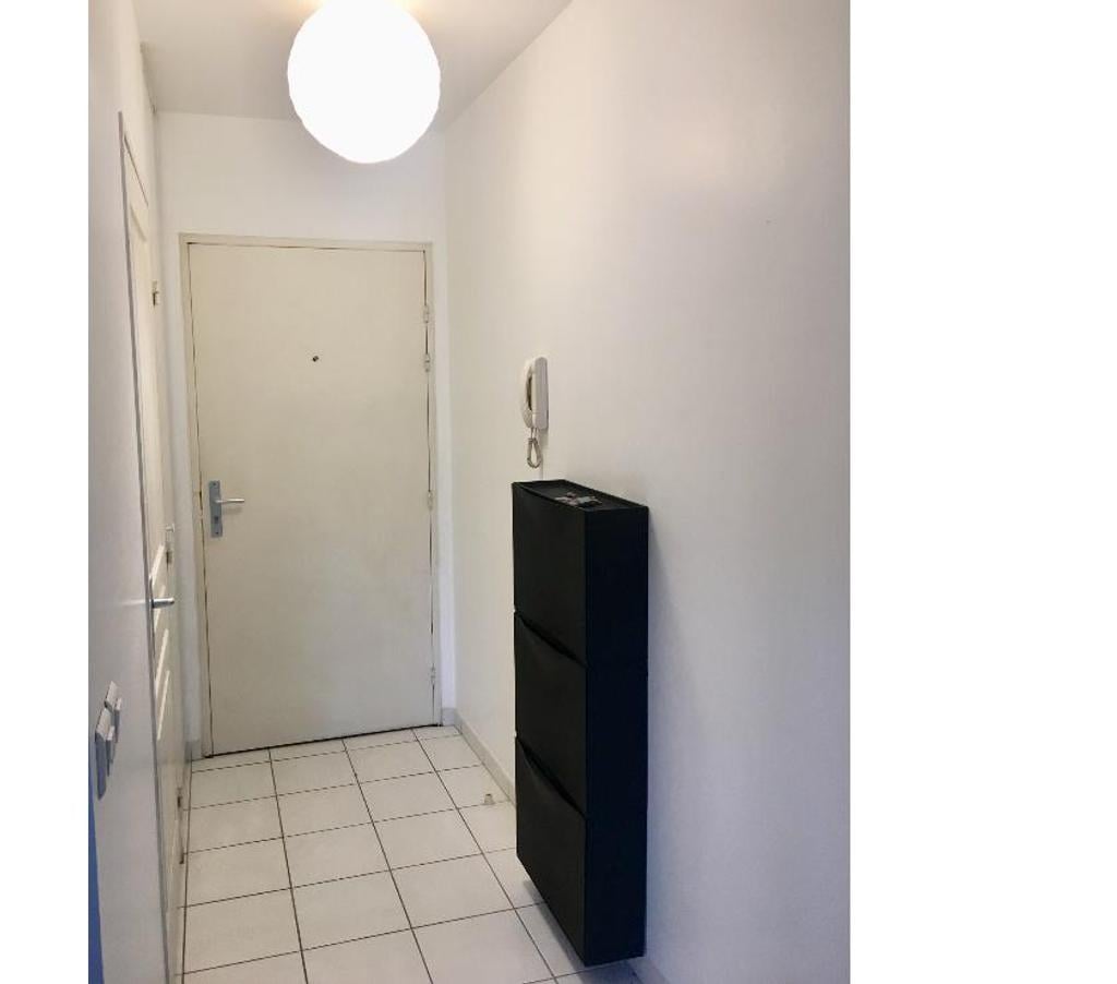 Appartements à vendre Bouches-du-Rhône Marseille - Photos Vivastreet JOLI T1 26M2 RDJ +TERRASSE 21 M2+PRKG BONNEVEINE