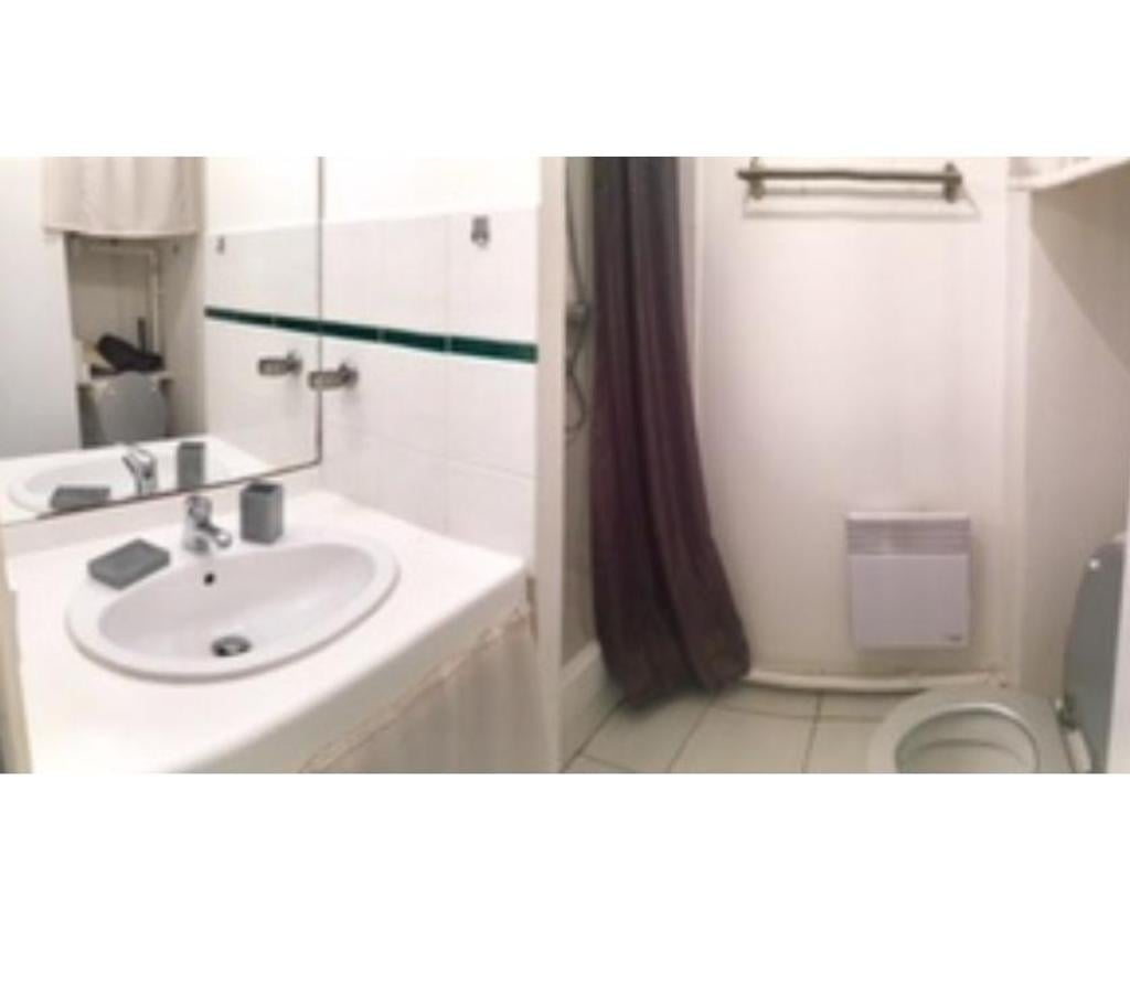 Appartements à vendre Bouches-du-Rhône Marseille - Photos Vivastreet JOLI T1 26M2 RDJ +TERRASSE 21 M2+PRKG BONNEVEINE